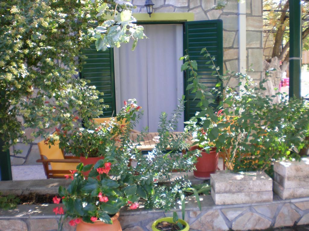 Vasiliki Studios Петра Экстерьер фото